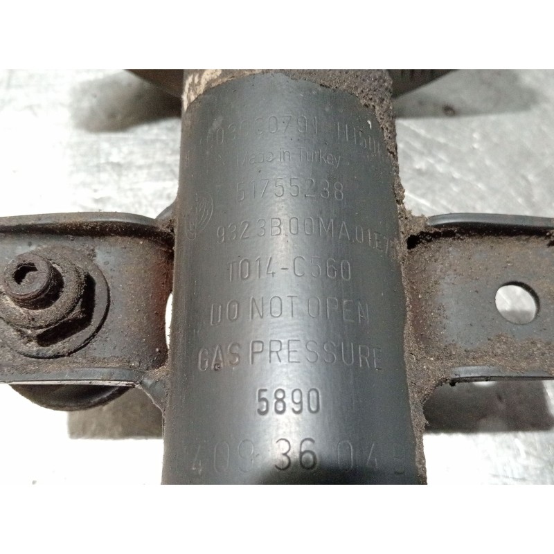 Recambio de amortiguador trasero izquierdo para alfa romeo 156 (932_) 1.9 jtd (932.a2b00, 932.a2c00) referencia OEM IAM 51755238
