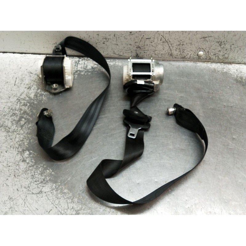 Recambio de juego cinturones delantero para iveco daily vi caja/chasis 33s14, 35s14, 35c14 referencia OEM IAM 34275989a 34175220