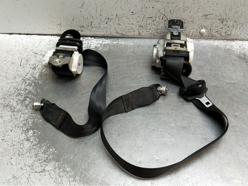 Recambio de juego cinturones delantero para iveco daily vi caja/chasis 33s14, 35s14, 35c14 referencia OEM IAM 34275989a 34175220
