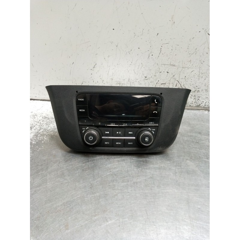 Recambio de sistema audio / radio cd para iveco daily vi caja/chasis 33s16, 35s16, 35c16, 40c16, 50c16 referencia OEM IAM 287212