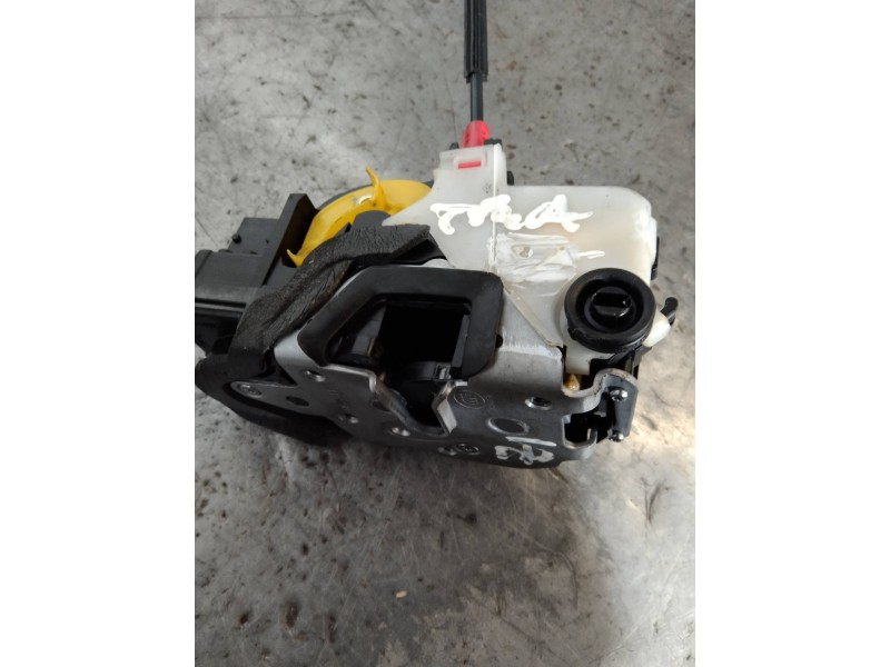 Recambio de motor cierre centralizado trasero izquierdo para opel zafira tourer excellence referencia OEM IAM   