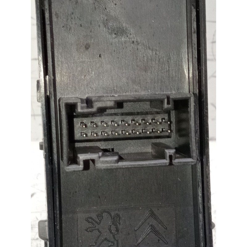 Recambio de mando elevalunas delantero izquierdo para citroën c4 ii (nc_) 1.6 hdi 90 referencia OEM IAM 96657055zd 5P 0553017038