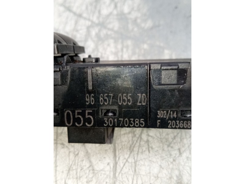 Recambio de mando elevalunas delantero izquierdo para citroën c4 ii (nc_) 1.6 hdi 90 referencia OEM IAM 96657055zd 5P 0553017038