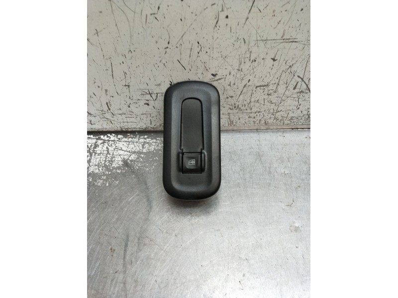Recambio de mando elevalunas delantero derecho para renault master iii furgoneta (fv) 2.3 dci 110 fwd (fv0r, fv0w) referencia OE