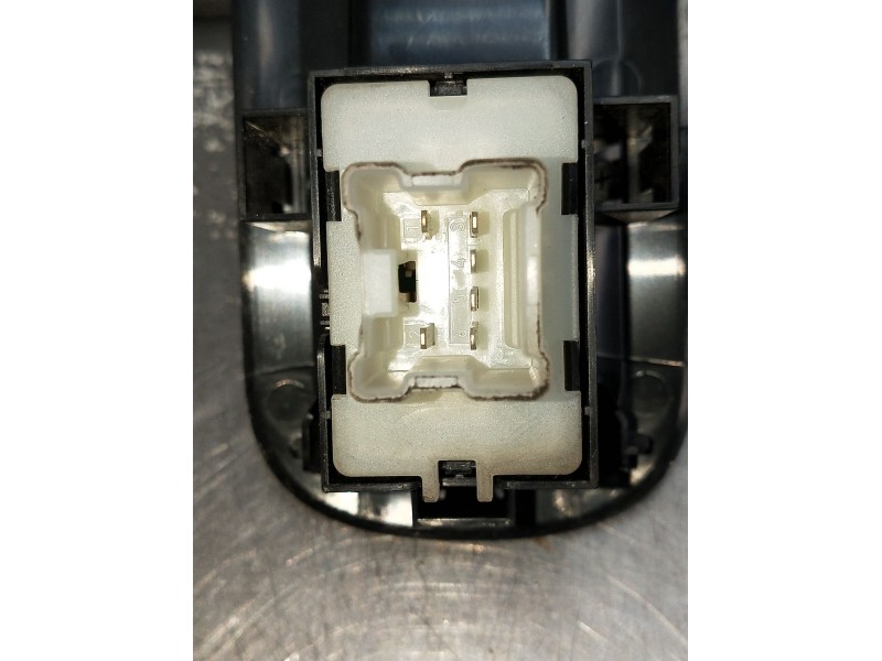 Recambio de mando elevalunas delantero derecho para renault master iii furgoneta (fv) 2.3 dci 110 fwd (fv0r, fv0w) referencia OE