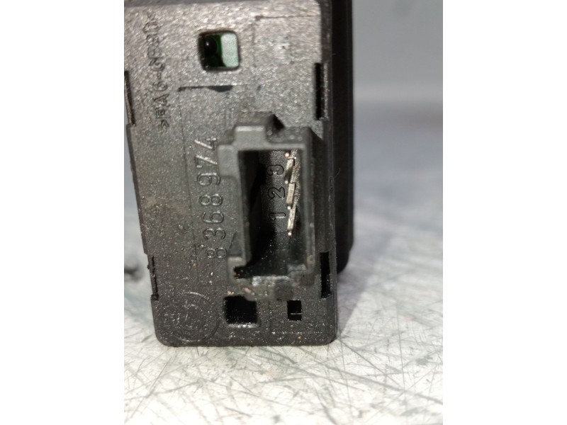 Recambio de mando elevalunas delantero derecho para bmw 5 (e39) 530 d referencia OEM IAM 8368974  