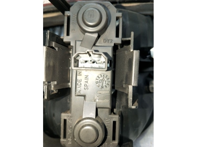 Recambio de piloto trasero derecho interior para seat leon (1m1) 1.9 tdi referencia OEM IAM 1M6945092B  