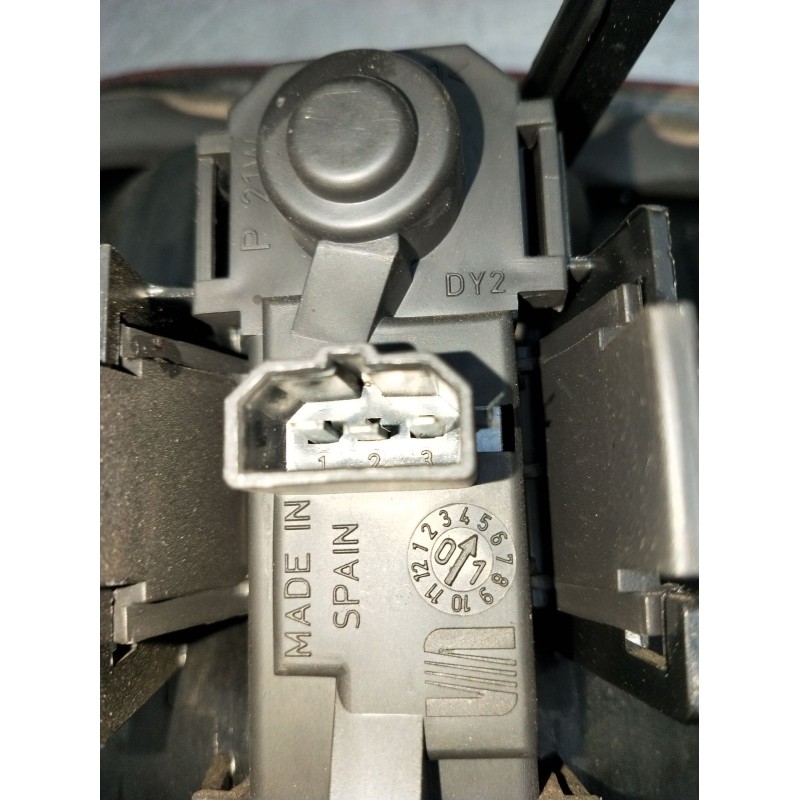 Recambio de piloto trasero izquierdo interior para seat leon (1m1) 1.9 tdi referencia OEM IAM 1M6945091B  