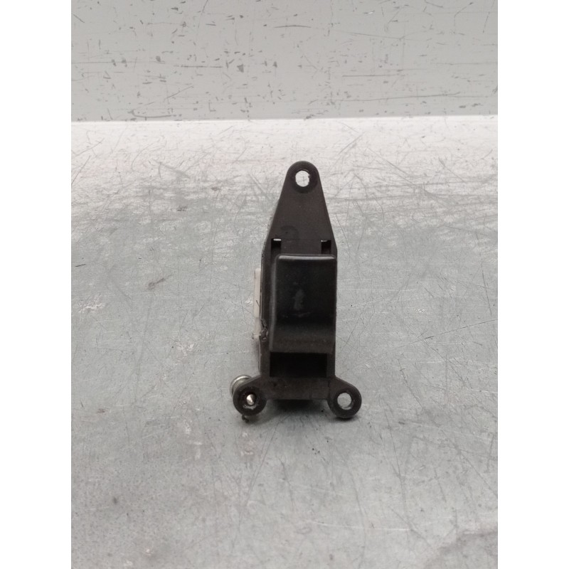 Recambio de mando elevalunas delantero derecho para nissan micra ii (k11) 1.0 i 16v referencia OEM IAM  5P 