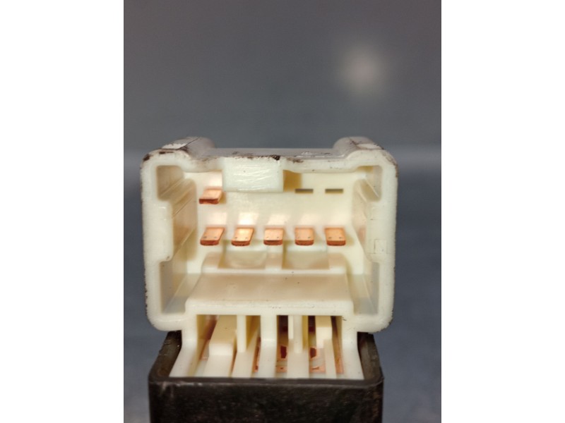 Recambio de mando elevalunas delantero derecho para nissan micra ii (k11) 1.0 i 16v referencia OEM IAM  5P 