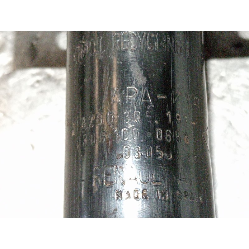 Recambio de amortiguador delantero derecho para renault megane ii sedán (lm0/1_) 1.5 dci (lm0f, lm0t, lm2b) referencia OEM IAM 8