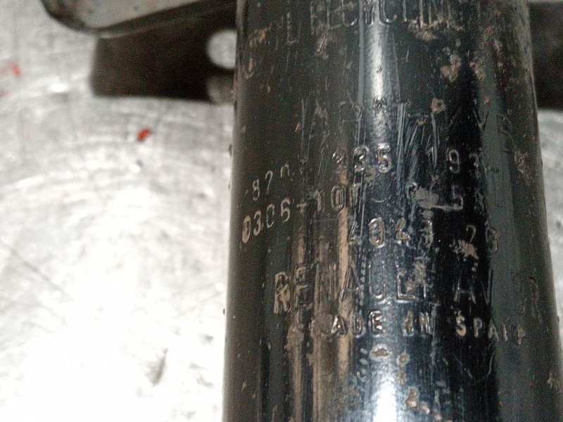 Recambio de amortiguador delantero izquierdo para renault megane ii sedán (lm0/1_) 1.5 dci (lm0f, lm0t, lm2b) referencia OEM IAM