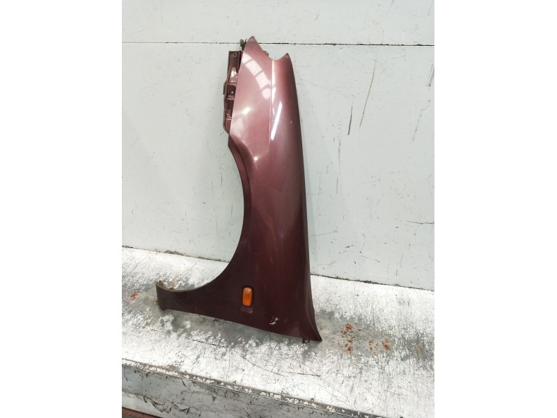 Recambio de aleta delantera izquierda para nissan primera hatchback (p11) 1.8 16v referencia OEM IAM   