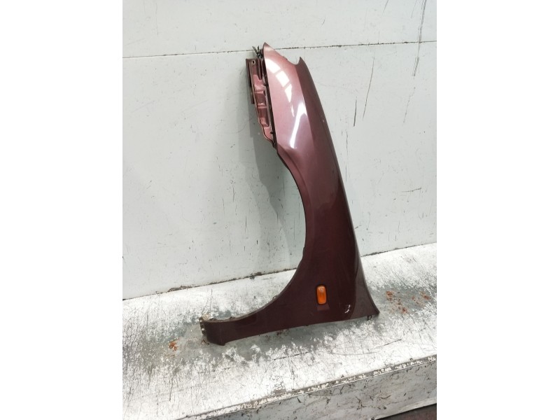 Recambio de aleta delantera izquierda para nissan primera hatchback (p11) 1.8 16v referencia OEM IAM   