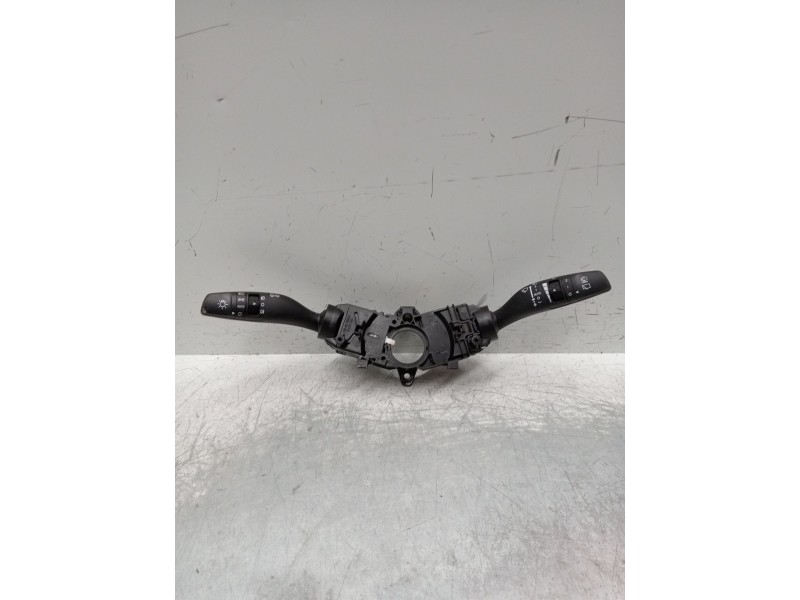 Recambio de mando luces para kia carens ( ) referencia OEM IAM 299139726  