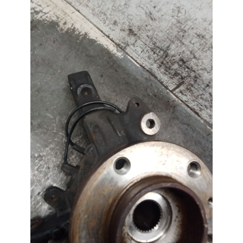 Recambio de mangueta delantera derecha para renault master iii furgoneta (fv) 2.3 dci 110 fwd (fv0r, fv0w) referencia OEM IAM   