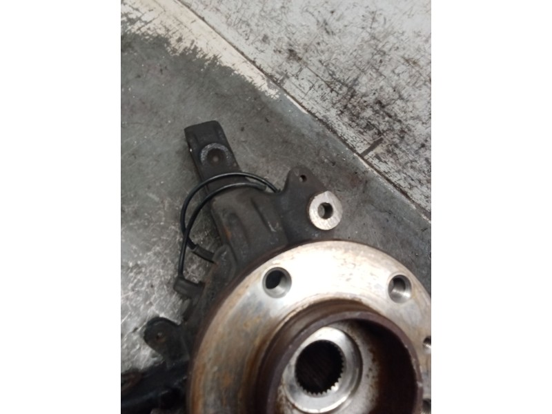 Recambio de mangueta delantera derecha para renault master iii furgoneta (fv) 2.3 dci 110 fwd (fv0r, fv0w) referencia OEM IAM   