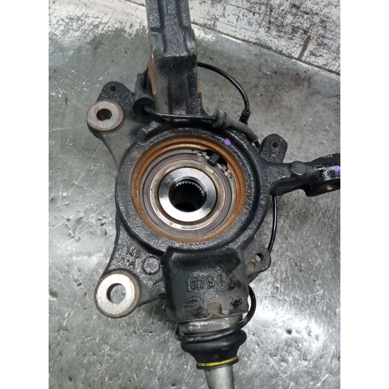 Recambio de mangueta delantera derecha para renault master iii furgoneta (fv) 2.3 dci 110 fwd (fv0r, fv0w) referencia OEM IAM   