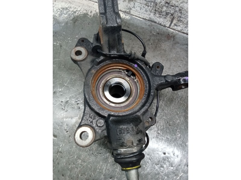 Recambio de mangueta delantera derecha para renault master iii furgoneta (fv) 2.3 dci 110 fwd (fv0r, fv0w) referencia OEM IAM   