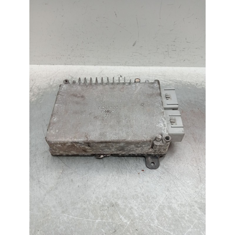Recambio de centralita motor uce para chrysler voyager iv (rg, rs) 2.4 referencia OEM IAM 04748429AF P04748429AF 643770