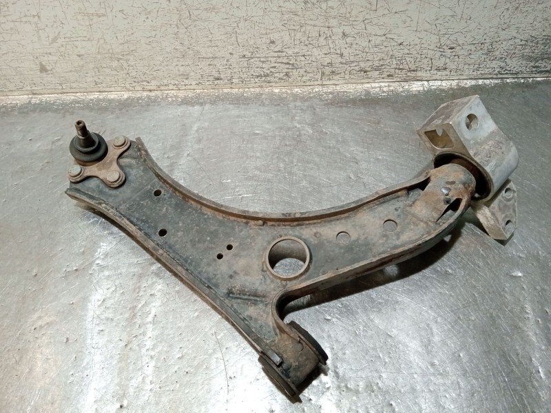 Recambio de brazo suspension inferior delantero derecho para skoda octavia ii (1z3) 1.9 tdi referencia OEM IAM 1K0407198  