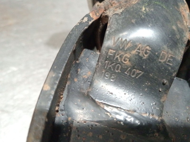 Recambio de brazo suspension inferior delantero derecho para skoda octavia ii (1z3) 1.9 tdi referencia OEM IAM 1K0407198  