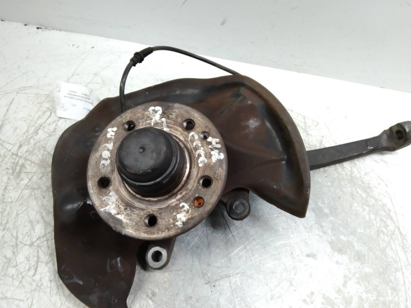 Recambio de mangueta delantera derecha para mercedes clase c (w202) berlina 220 cdi (202.133) referencia OEM IAM   