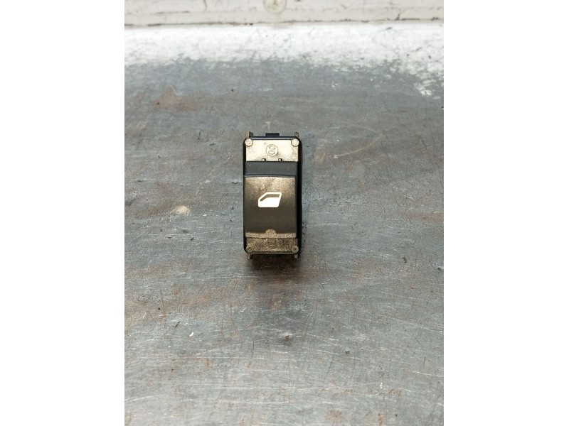 Recambio de mando elevalunas delantero derecho para peugeot 208 i (ca_, cc_) 1.6 hdi / bluehdi 75 referencia OEM IAM 96758217ZD 