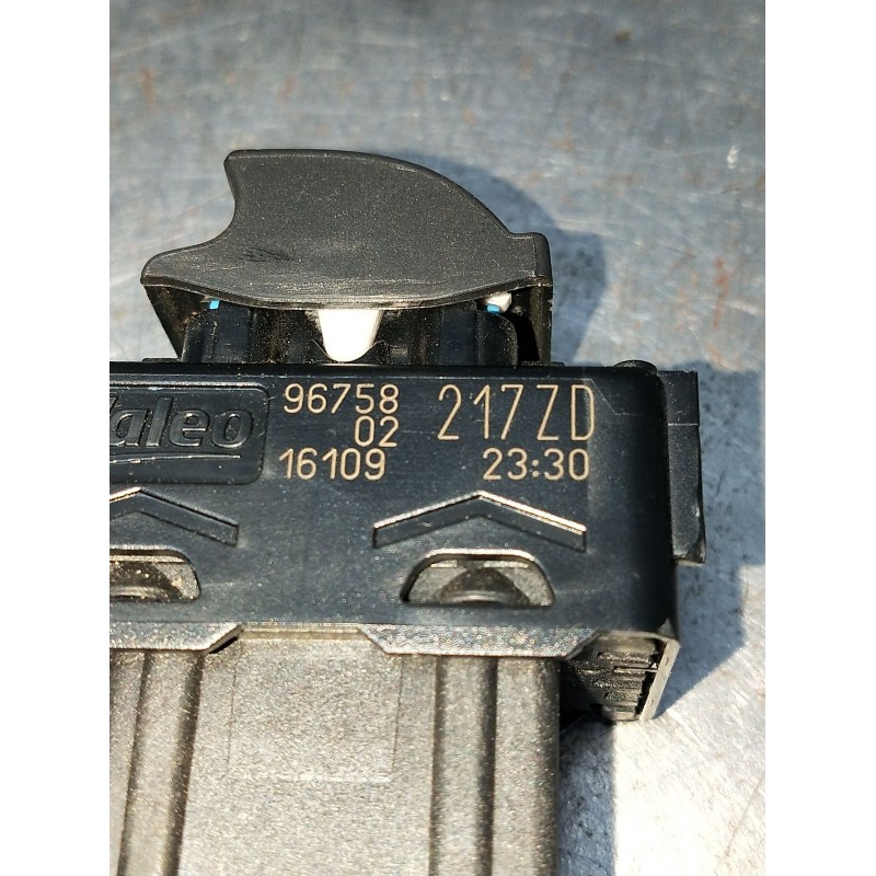 Recambio de mando elevalunas delantero derecho para peugeot 208 i (ca_, cc_) 1.6 hdi / bluehdi 75 referencia OEM IAM 96758217ZD 