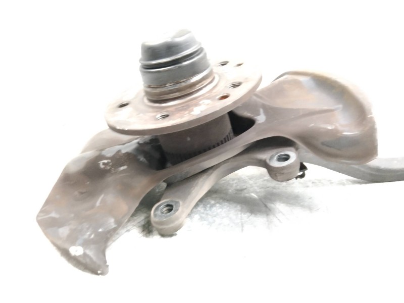 Recambio de mangueta delantera derecha para mercedes clase c (w202) berlina 220 cdi (202.133) referencia OEM IAM   