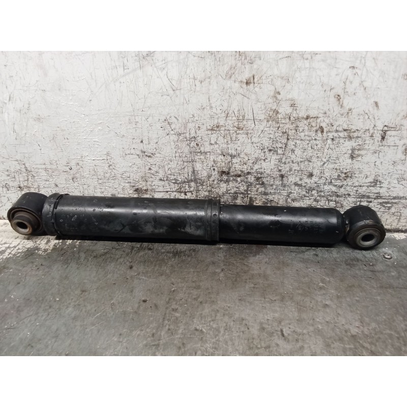 Recambio de amortiguador trasero izquierdo para renault master iii furgoneta (fv) 2.3 dci 110 fwd (fv0r, fv0w) referencia OEM IA