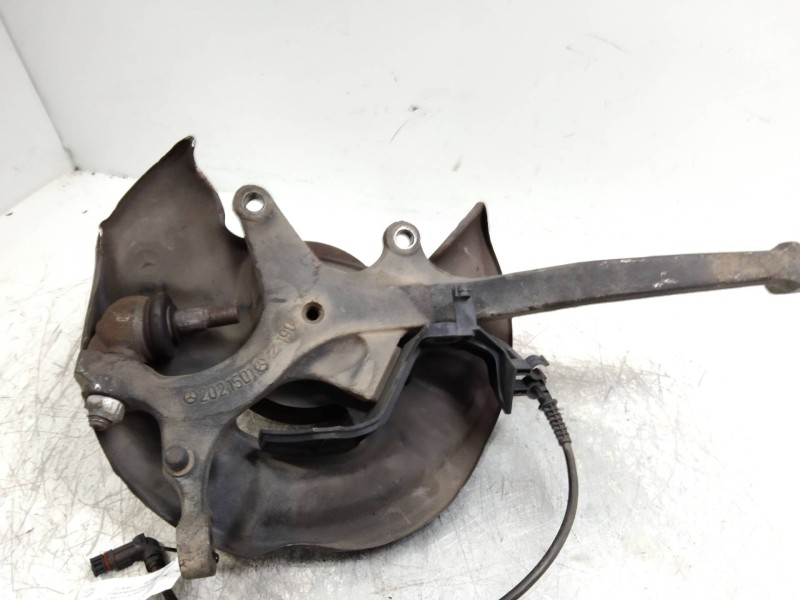 Recambio de mangueta delantera derecha para mercedes clase c (w202) berlina 220 cdi (202.133) referencia OEM IAM   