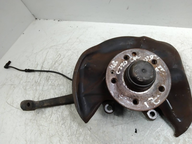 Recambio de mangueta delantera izquierda para mercedes clase c (w202) berlina 220 cdi (202.133) referencia OEM IAM   