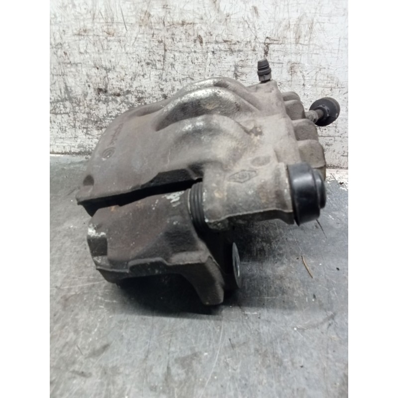 Recambio de pinza freno delantera derecha para renault master iii furgoneta (fv) 2.3 dci 110 fwd (fv0r, fv0w) referencia OEM IAM