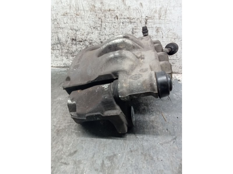 Recambio de pinza freno delantera derecha para renault master iii furgoneta (fv) 2.3 dci 110 fwd (fv0r, fv0w) referencia OEM IAM