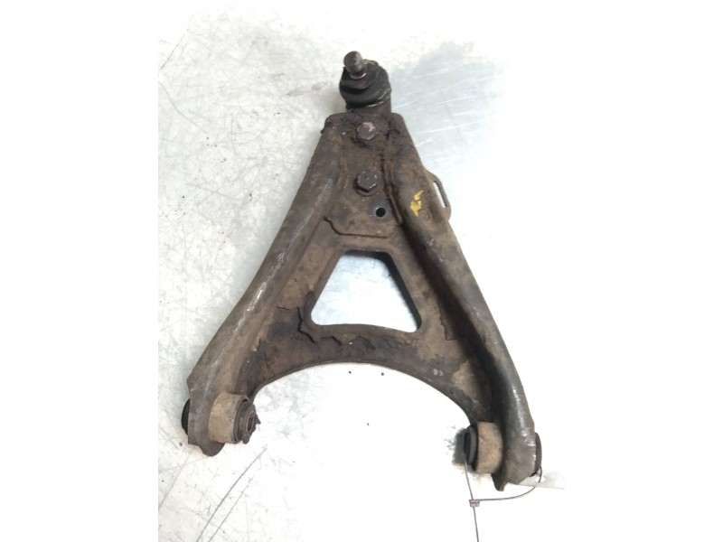 Recambio de brazo suspension inferior delantero derecho para renault 9 1.6 diesel referencia OEM IAM   