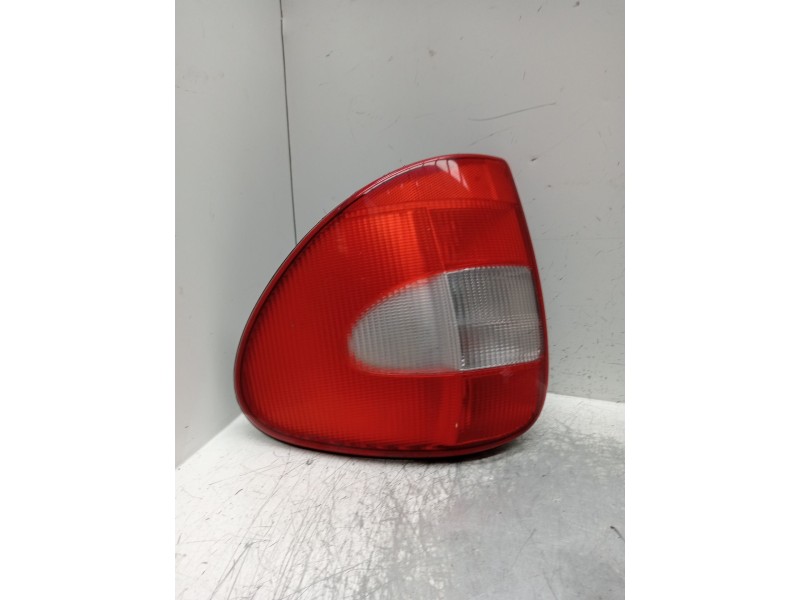 Recambio de piloto trasero izquierdo para chrysler voyager iv (rg, rs) 2.4 referencia OEM IAM   