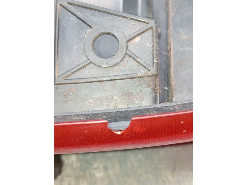 Recambio de piloto trasero izquierdo para chrysler voyager iv (rg, rs) 2.4 referencia OEM IAM   