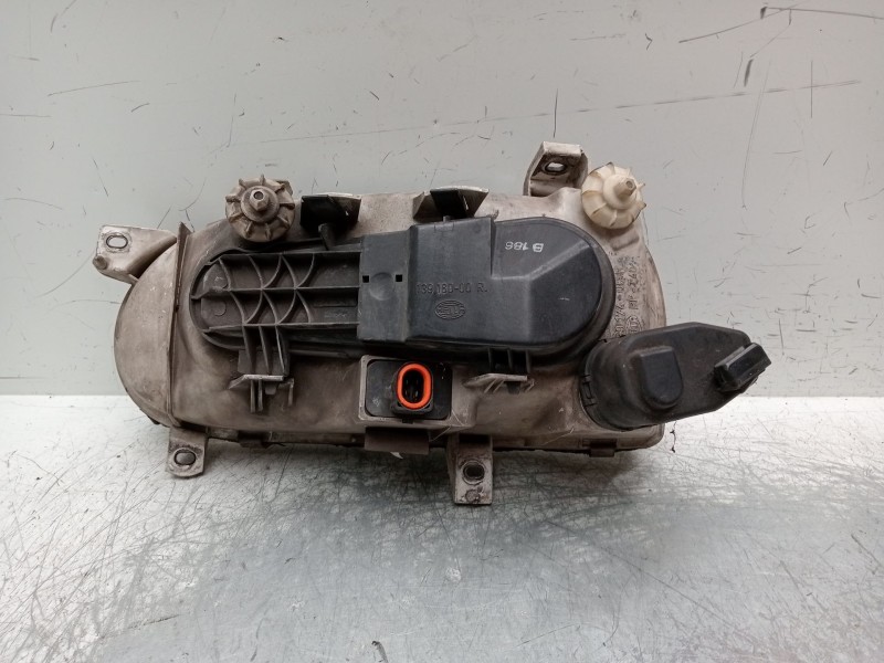 Recambio de faro derecho para volkswagen golf iii (1h1) 1.6 referencia OEM IAM 13917400r  