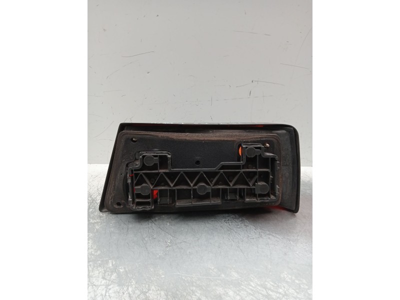 Recambio de piloto trasero derecho para ford orion ii (aff) 1.6 referencia OEM IAM   