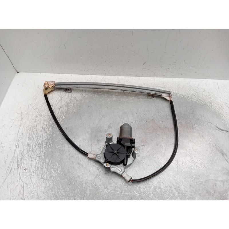 Recambio de elevalunas delantero izquierdo para renault clio ii (bb_, cb_) 1.5 dci (b/cb08) referencia OEM IAM 400733 3P 