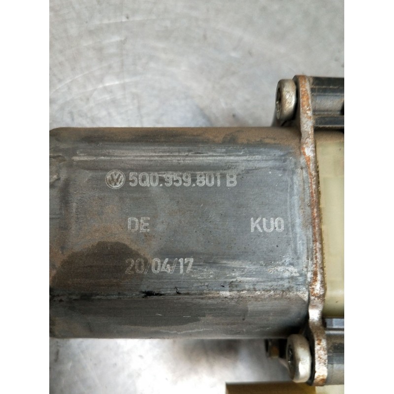 Recambio de elevalunas delantero izquierdo para seat leon (5f1) 1.6 tdi referencia OEM IAM 130822717 5P E850202099 5Q0959801B