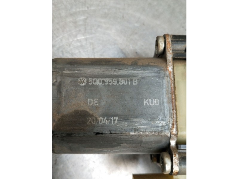 Recambio de elevalunas delantero izquierdo para seat leon (5f1) 1.6 tdi referencia OEM IAM 130822717 5P E850202099 5Q0959801B