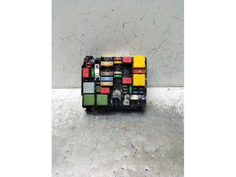 Recambio de caja reles / fusibles para peugeot 208 i (ca_, cc_) 1.6 hdi / bluehdi 75 referencia OEM IAM 9804846880 A006C801 4531