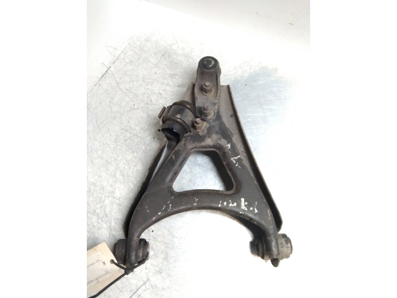 Recambio de brazo suspension inferior delantero derecho para renault 9 1.6 diesel referencia OEM IAM   