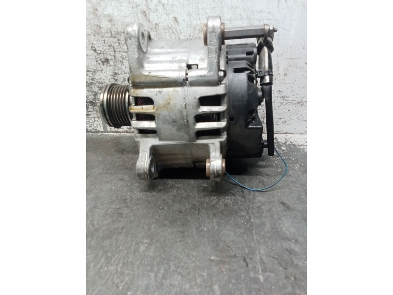Recambio de alternador para seat leon (5f1) 1.6 tdi referencia OEM IAM 04L903023L 2627025C 