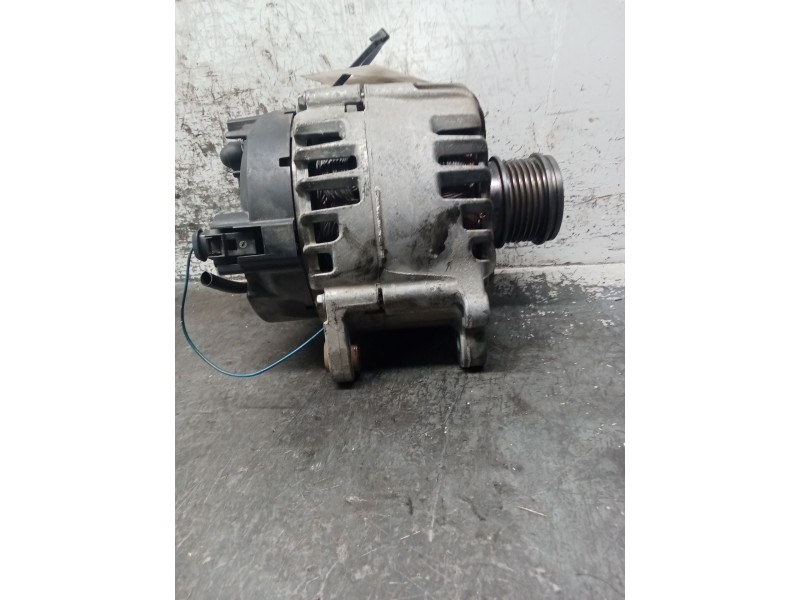 Recambio de alternador para seat leon (5f1) 1.6 tdi referencia OEM IAM 04L903023L 2627025C 