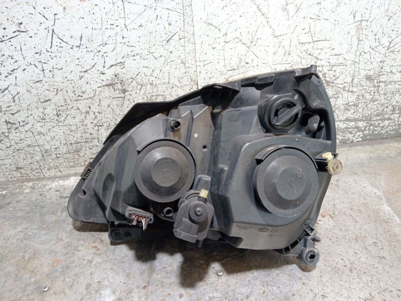 Recambio de faro derecho para renault clio ii (bb_, cb_) 1.5 dci (b/cb08) referencia OEM IAM   