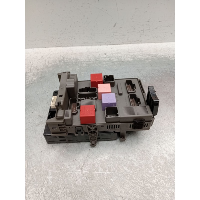 Recambio de caja reles / fusibles para renault espace iv (jk0/1_) 2.0 dci (jk02, jk03) referencia OEM IAM 8200811973G 8200660168