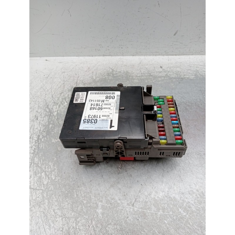 Recambio de caja reles / fusibles para renault espace iv (jk0/1_) 2.0 dci (jk02, jk03) referencia OEM IAM 8200811973G 8200660168